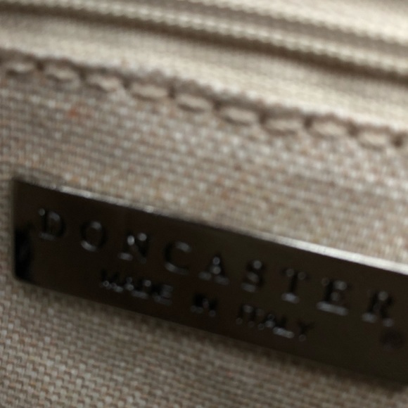 Handbag - Picture 3 of 4